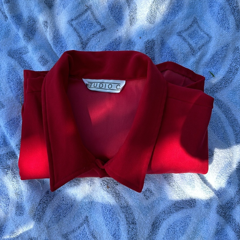 Studio C Red Faux Suede Short Sleeves Blazer Button Up Blouse Slits on Sides 16